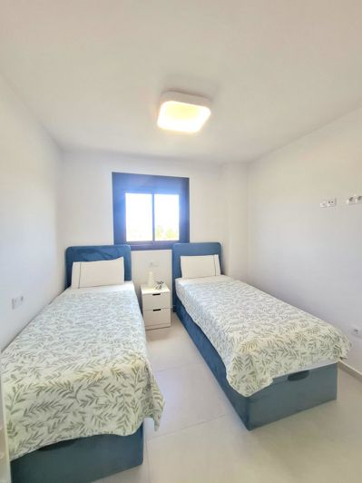 Image No.28-3 Bed House for sale