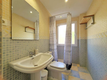 8-e64a9055bba3e77ac8aca3b893cdf826