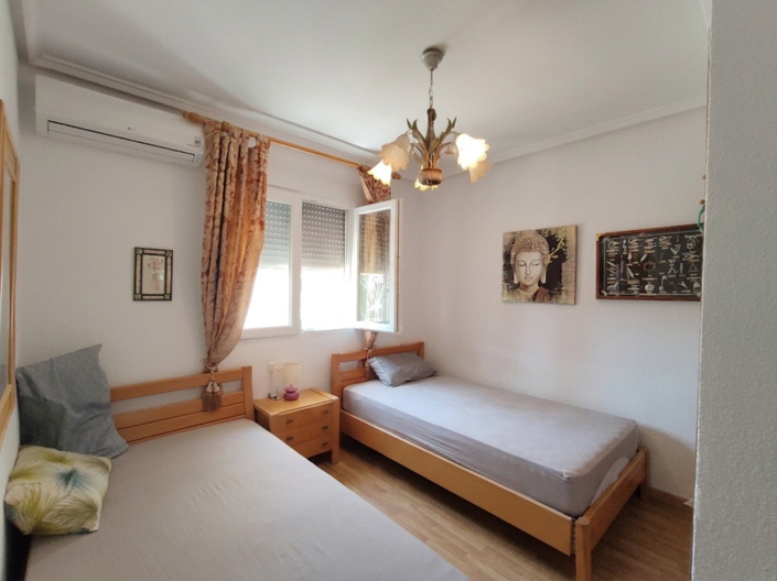 Image No.25-3 Bed House for sale