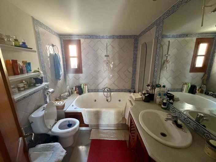 Image No.7-3 Bed Villa for sale