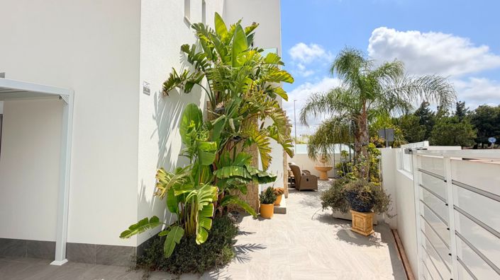 Image No.10-3 Bed Villa for sale
