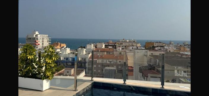 Image No.8-2 Bed House for sale