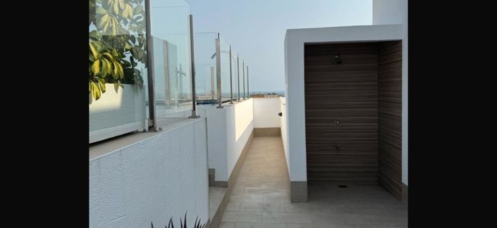 Image No.9-2 Bed House for sale