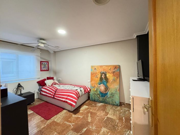 Image No.29-4 Bed Apartment for sale
