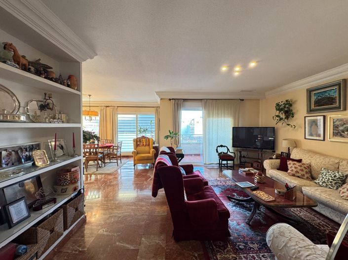 Image No.4-4 Bed Apartment for sale