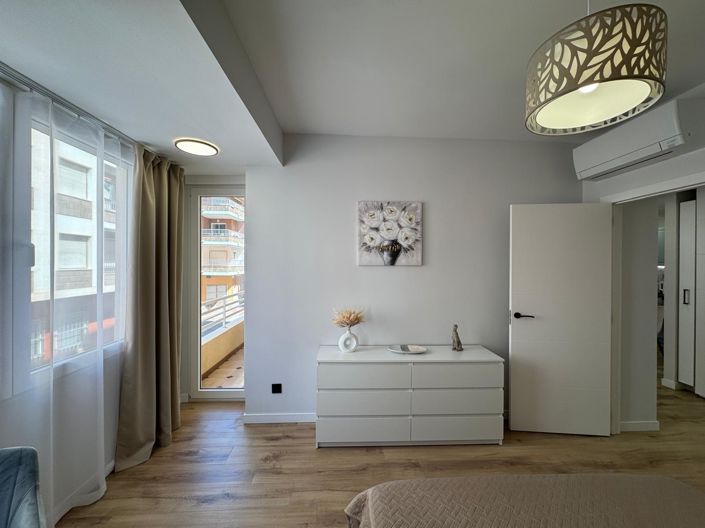 Image No.10-3 Bed House for sale