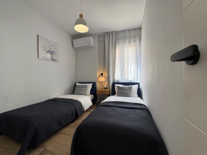 Image No.45-3 Bed House for sale