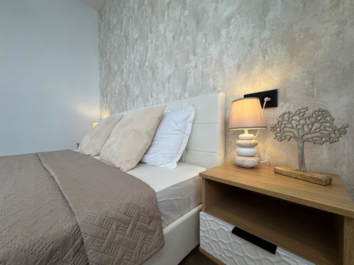 Image No.7-3 Bed House for sale