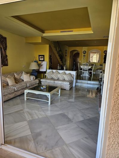 Image No.14-3 Bed Townhouse for sale