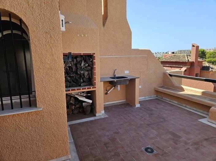 Image No.6-3 Bed Townhouse for sale