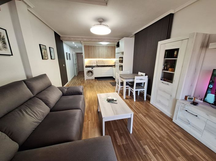 Image No.8-3 Bed House for sale