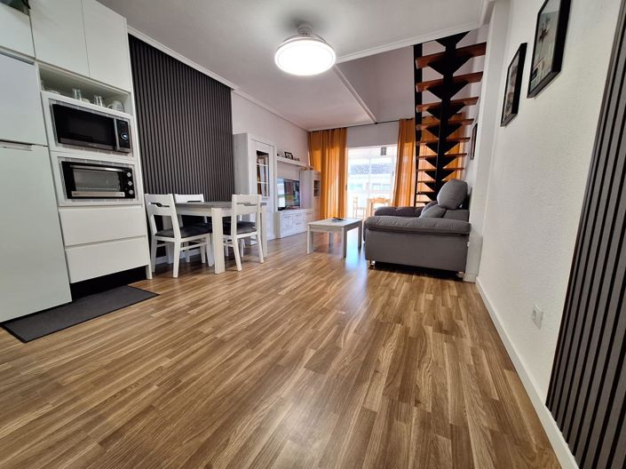 Image No.9-3 Bed House for sale