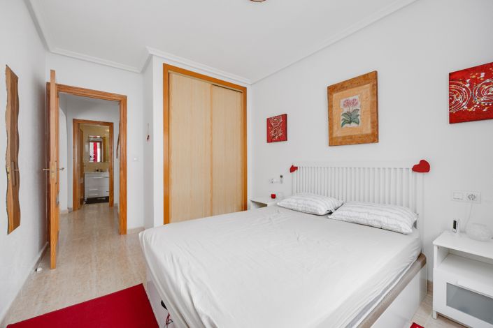 Image No.20-2 Bed Apartment for sale
