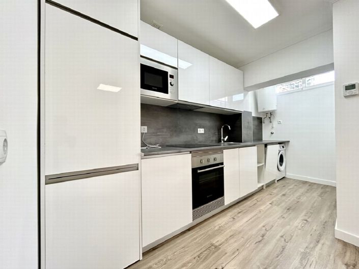 Image No.11-2 Bed Property for sale