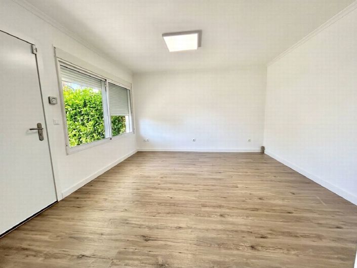 Image No.13-2 Bed Property for sale