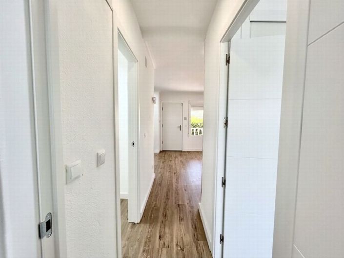 Image No.17-2 Bed Property for sale