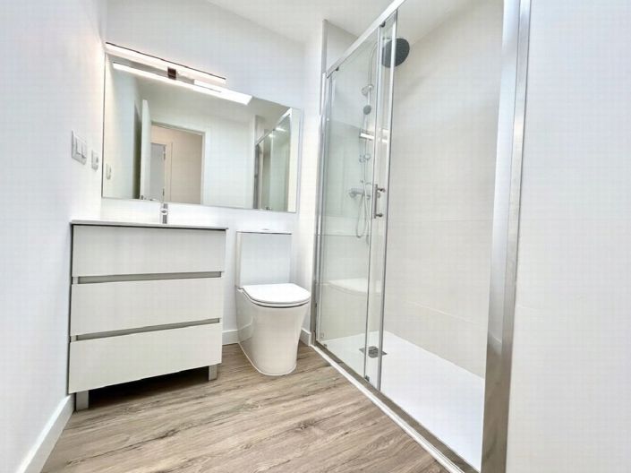 Image No.18-2 Bed Property for sale
