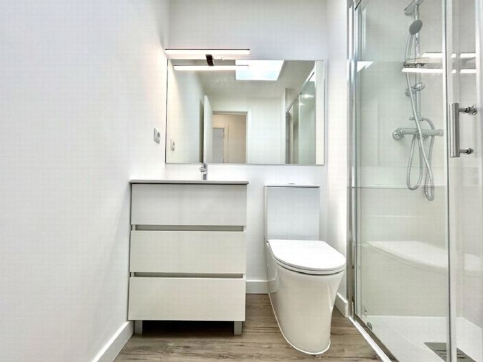 Image No.19-2 Bed Property for sale