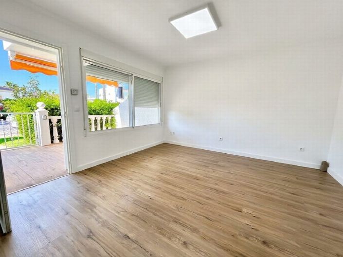 Image No.7-2 Bed Property for sale