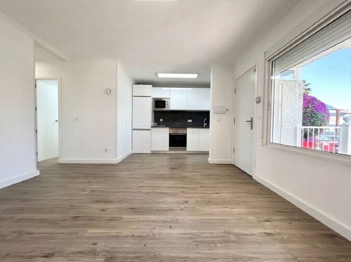 Image No.9-2 Bed Property for sale