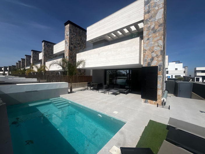 Image No.33-4 Bed Villa for sale