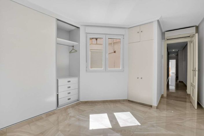 Image No.13-2 Bed House for sale