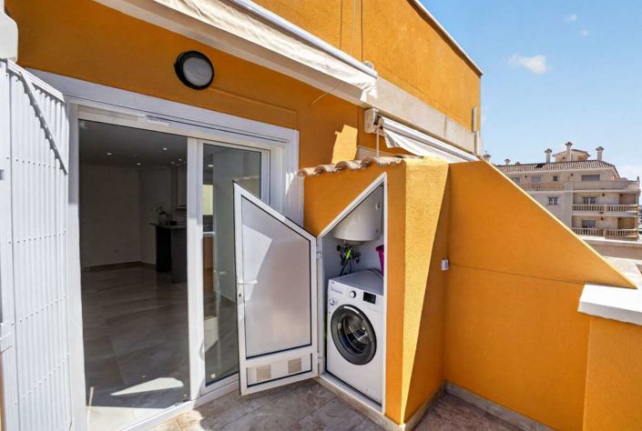Image No.15-2 Bed House for sale