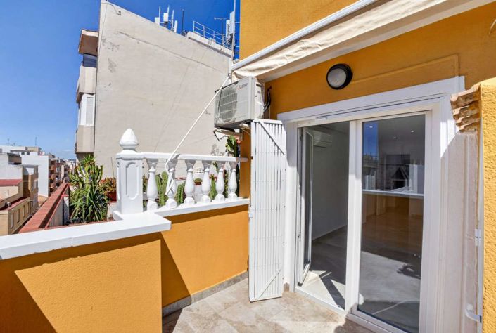 Image No.2-2 Bed House for sale
