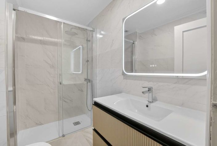 Image No.4-2 Bed House for sale