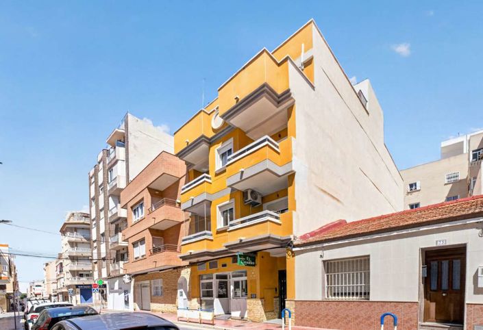 Image No.5-2 Bed House for sale