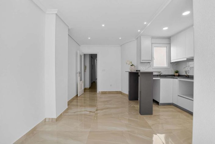 Image No.7-2 Bed House for sale