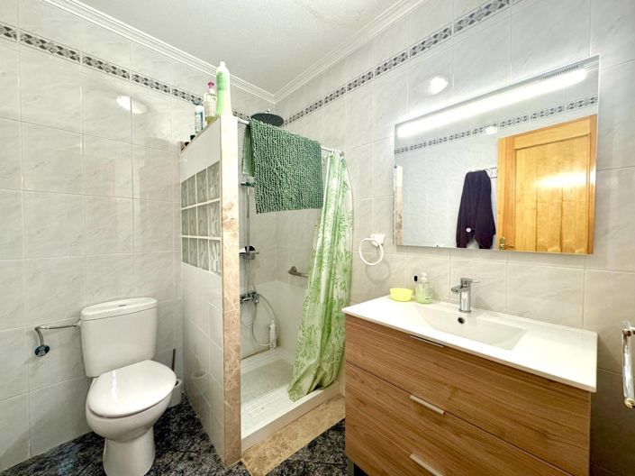 Image No.11-2 Bed House for sale