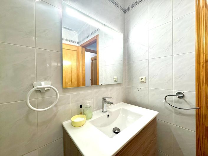 Image No.15-2 Bed House for sale