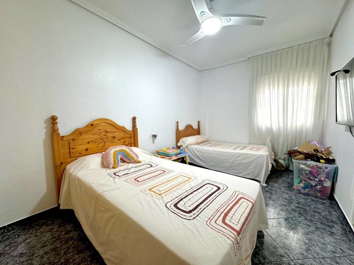 Image No.16-2 Bed House for sale