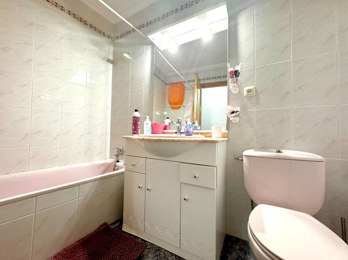Image No.22-2 Bed House for sale