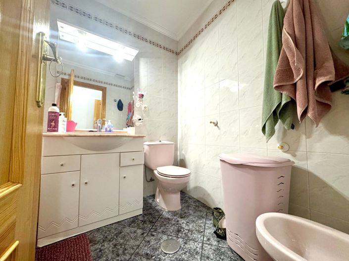 Image No.24-2 Bed House for sale