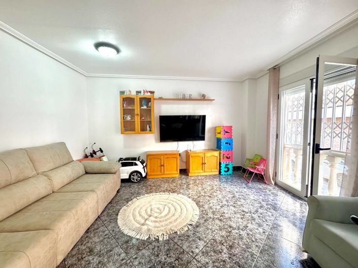 Image No.5-2 Bed House for sale