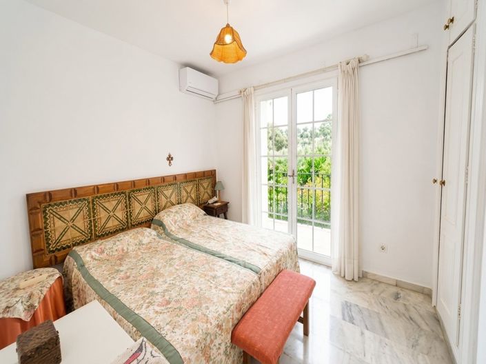 Image No.18-5 Bed Villa for sale