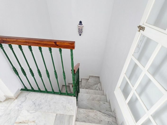 Image No.27-5 Bed Villa for sale