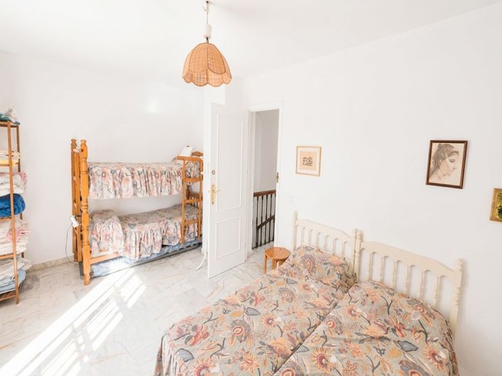 Image No.28-5 Bed Villa for sale