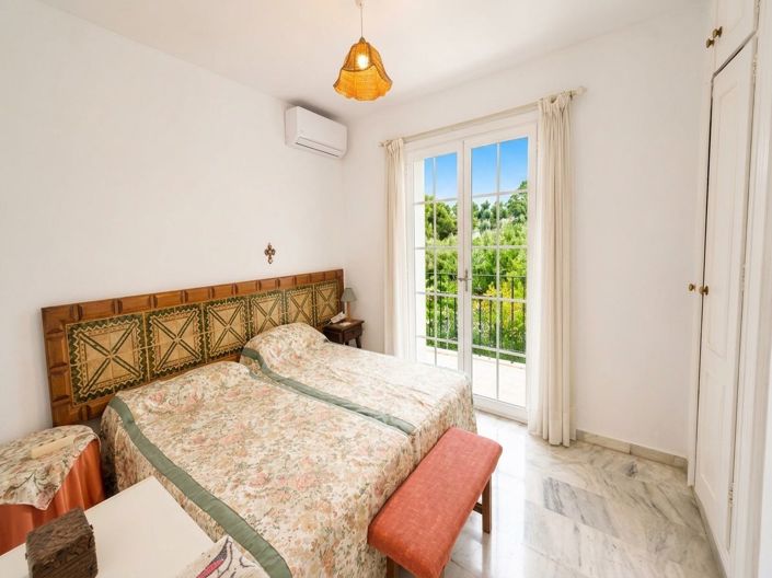Image No.18-5 Bed Villa for sale