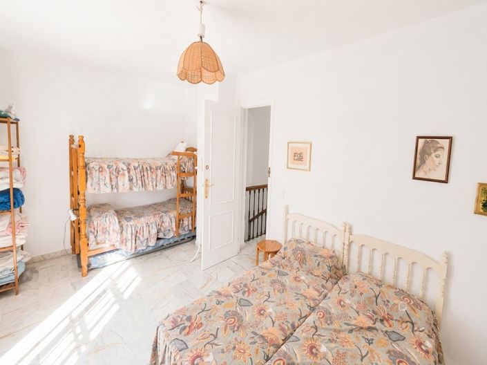 Image No.33-5 Bed Villa for sale