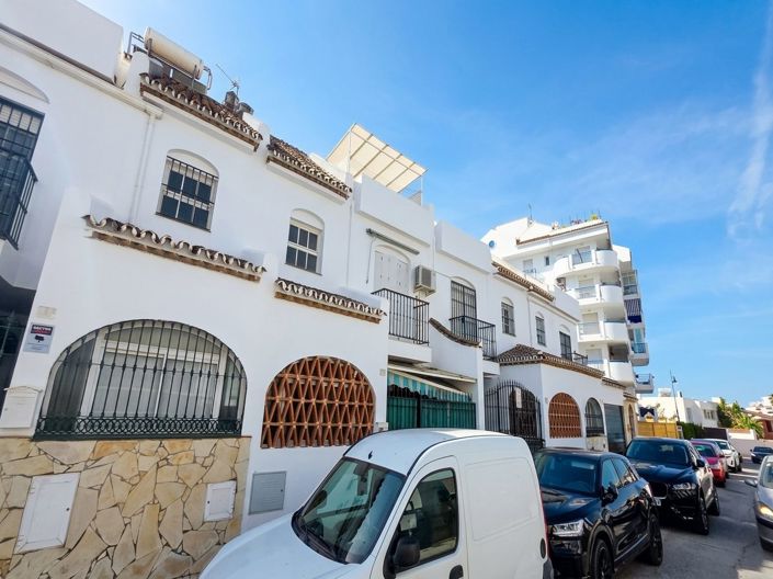 Image No.40-5 Bed Villa for sale