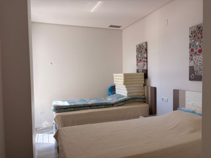 Image No.10-2 Bed House for sale