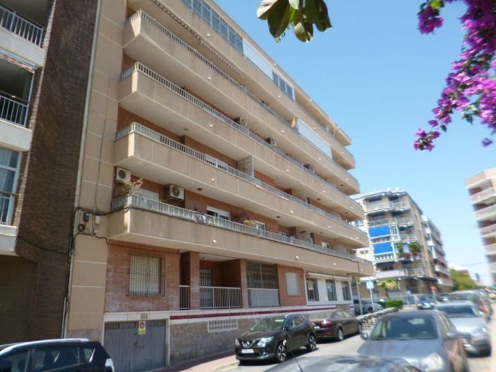 Image No.20-4 Bed House for sale