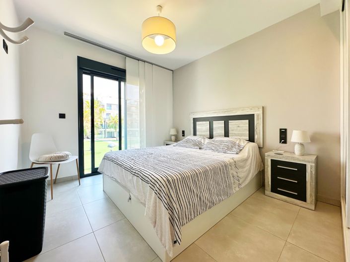 Image No.21-2 Bed House for sale