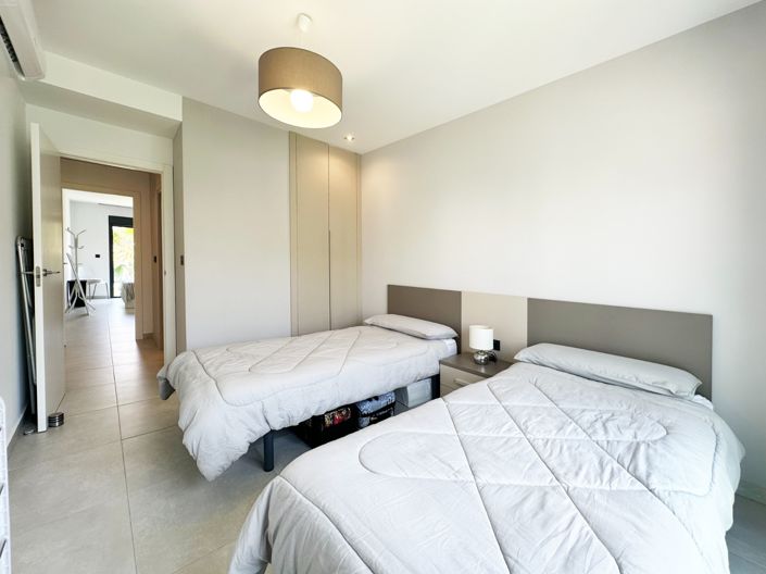 Image No.22-2 Bed House for sale