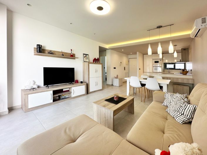 Image No.6-2 Bed House for sale