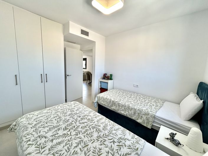 Image No.20-3 Bed Property for sale