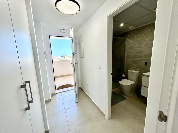 Image No.26-3 Bed Property for sale